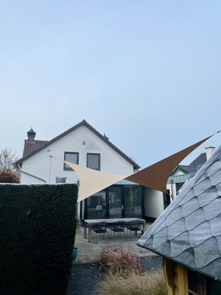 Hypar_design_overkapping_Manta-roofs - Manta Roofs Hypar-overkapping-stormvast-verwijderbaar-manta-roofs