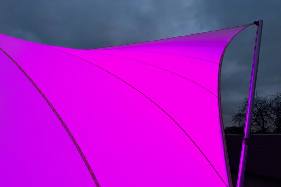 Stormvaste-overkapping-doek-maatwerk-manta-roofs-verlichting-sfeer-design