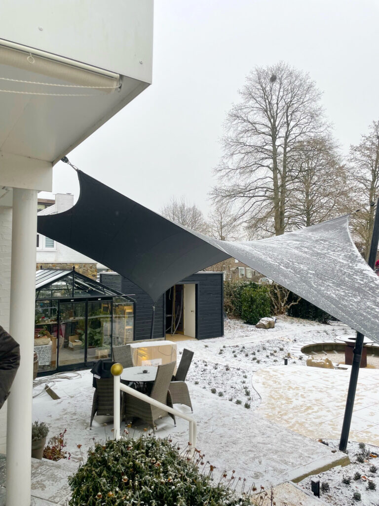 Zeiloverkapping-op-maat-verwijderbaar-stormvast-manta-roofs - Manta Roofs Zeiloverkapping_op_maat_stormvast_mantaroofs