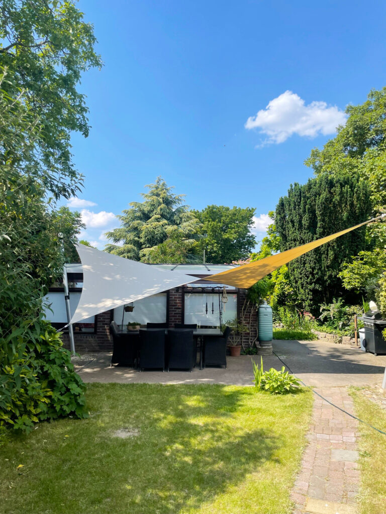 mooi-zonnezeil-op-maat-in-de-tuin - Manta Roofs mooi-zonnezeil-op-maat-in-de-tuin