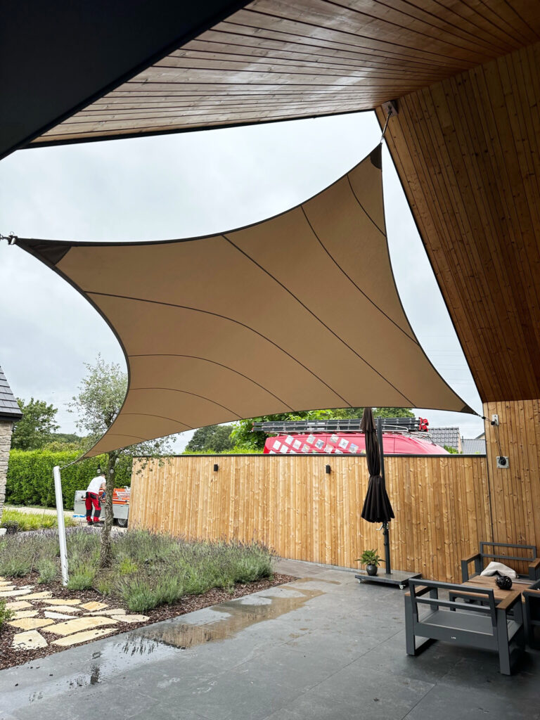 loft-woning-zonwering - Manta Roofs