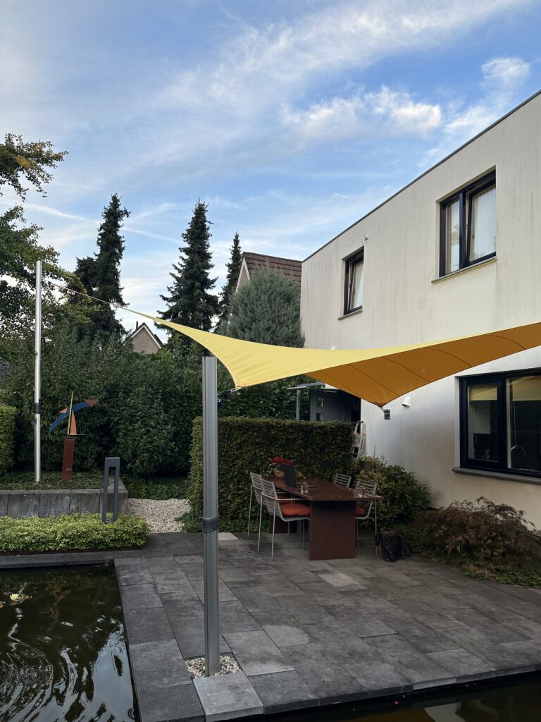 Design-overkapping-op-maat-zonnedoek-limburg - Manta Roofs Design-overkapping-op-maat-zonnedoek-limburg