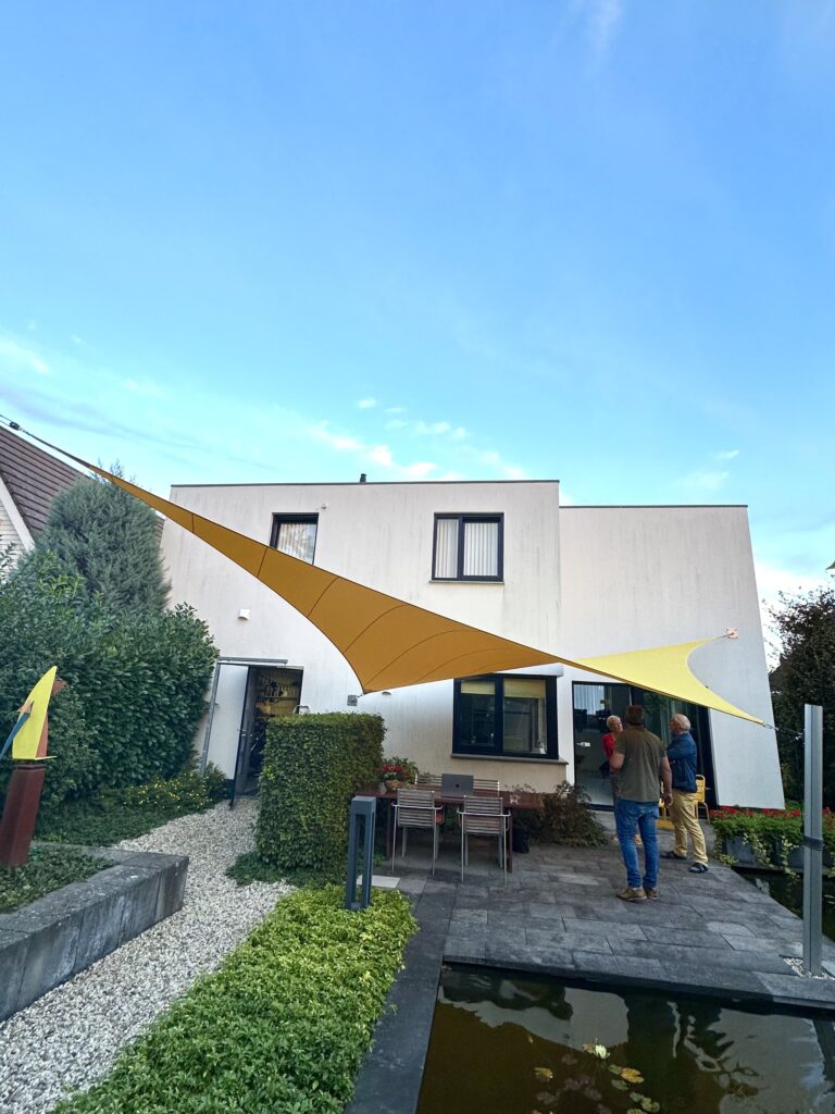 zonnedoek-op-maat-valkenburg - Manta Roofs zonnedoek-op-maat-valkenburg
