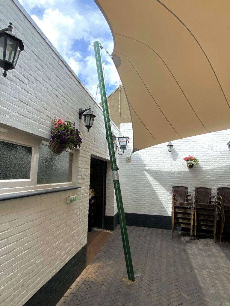 Overkapping-van-zeildoek-cafe-tramhalt-weert - Manta Roofs Overkapping-van-zeildoek-cafe-tramhalt-weert