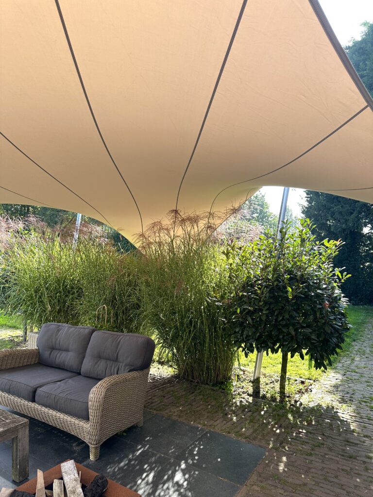 Sfeervolle-tuin-design - Manta Roofs Sfeervolle-tuin-design