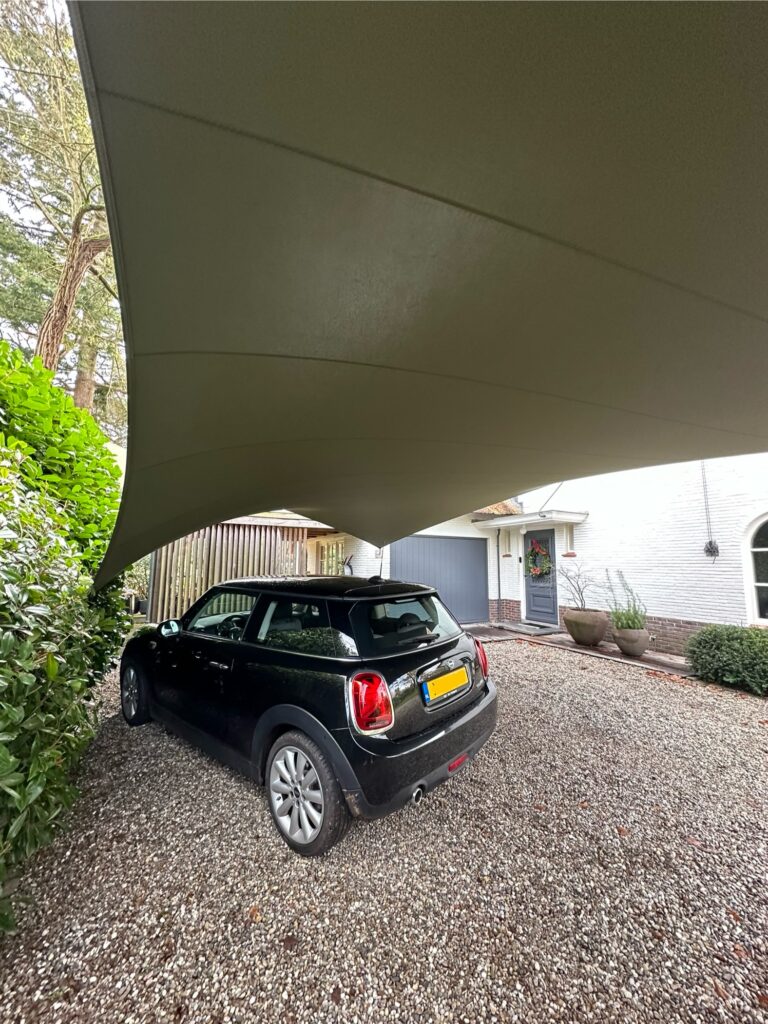Mooie-carport-doek-laten-plaatsen