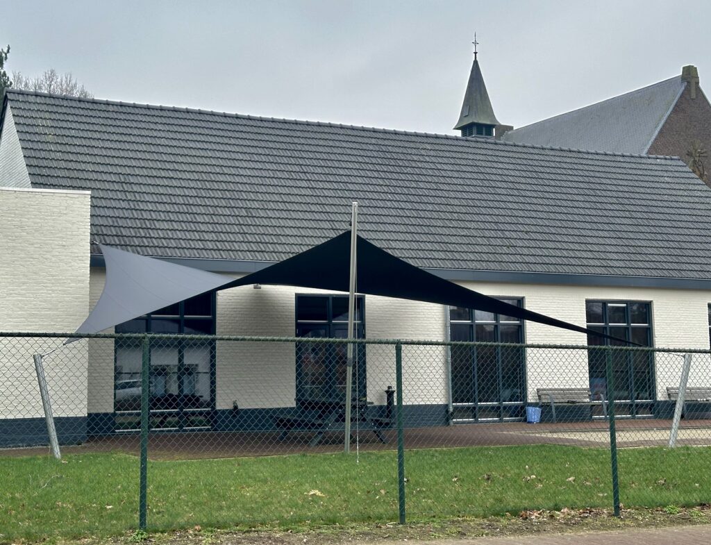 Verwijderbare-overkapping-laten-plaatsen - Manta Roofs Verwijderbare-overkapping-laten-plaatsen