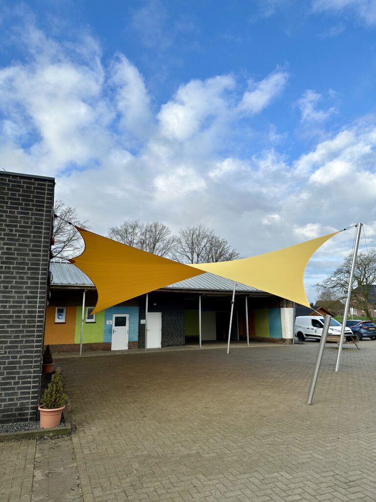Zeildoek-op-het-schoolplein