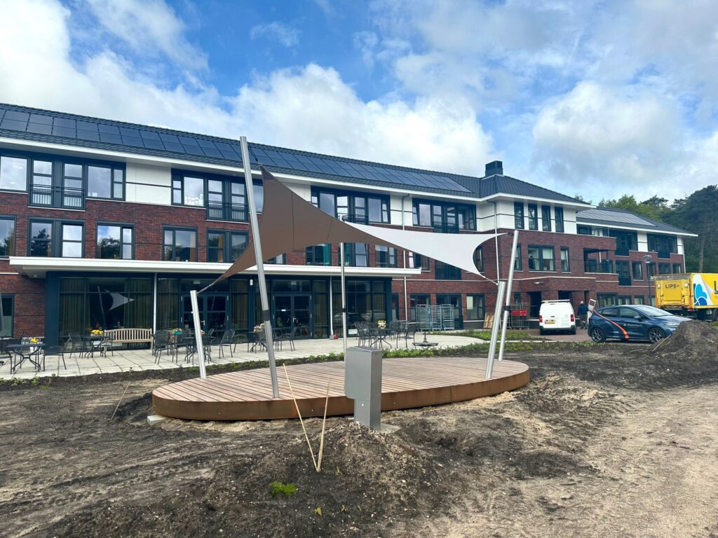 Het-zonnehuis-doorn-schaduwdoek-op-maat - Manta Roofs Het-zonnehuis-doorn-schaduwdoek-op-maat