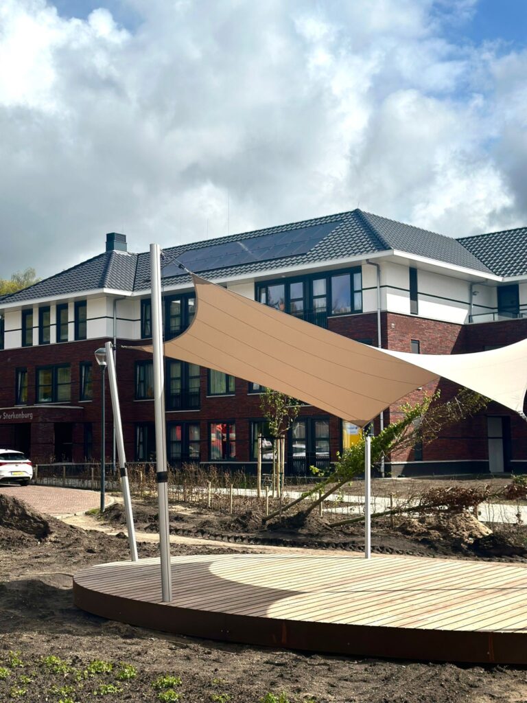 Het-zonnehuis-doorn-verwijderbare-overkapping-van-zeildoek - Manta Roofs Het-zonnehuis-doorn-verwijderbare-overkapping-van-zeildoek