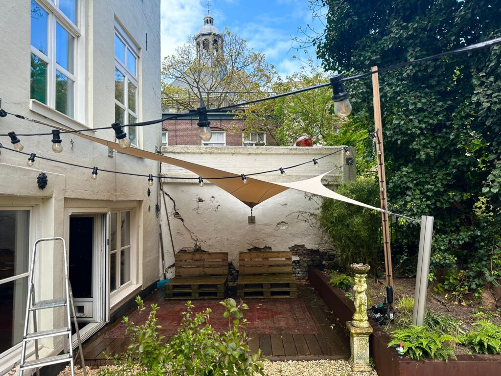 Professioneel-schaduwdoek-in-Amsterdam-laten-plaatsen - Manta Roofs Professioneel-schaduwdoek-in-Amsterdam-laten-plaatsen