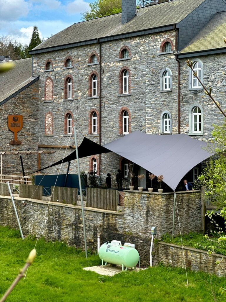 Restaurant-Dalla-Strega-toile - Manta Roofs Restaurant-Dalla-Strega-toile