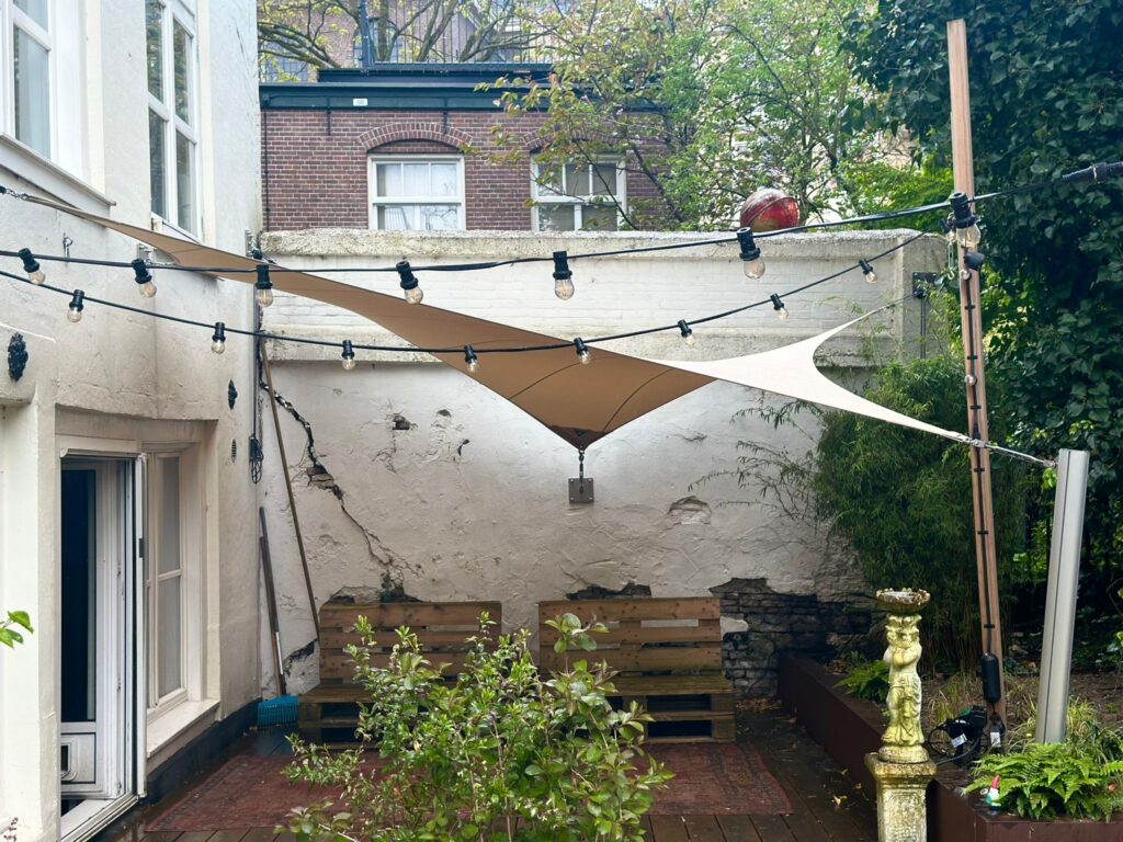 Schaduwdoek-op-maat-laten-plaatsen-regio-Amsterdam - Manta Roofs Schaduwdoek-op-maat-laten-plaatsen-regio-Amsterdam