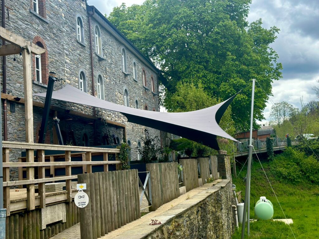 Sfeervol-restaurant-terras - Manta Roofs Sfeervol-restaurant-terras