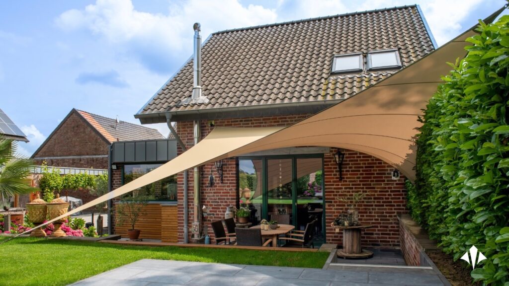 Modern-schaduwdoek-als-overkapping-biedt-bescherming-voor-uw-terras - Manta Roofs Modern-schaduwdoek-als-overkapping-biedt-bescherming-voor-uw-terras