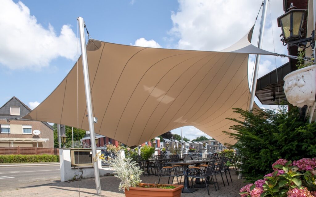Restaurant-weidenhof-schattentuch-terrasse-heinsberg - Manta Roofs Restaurant-weidenhof-schattentuch-terrasse-heinsberg