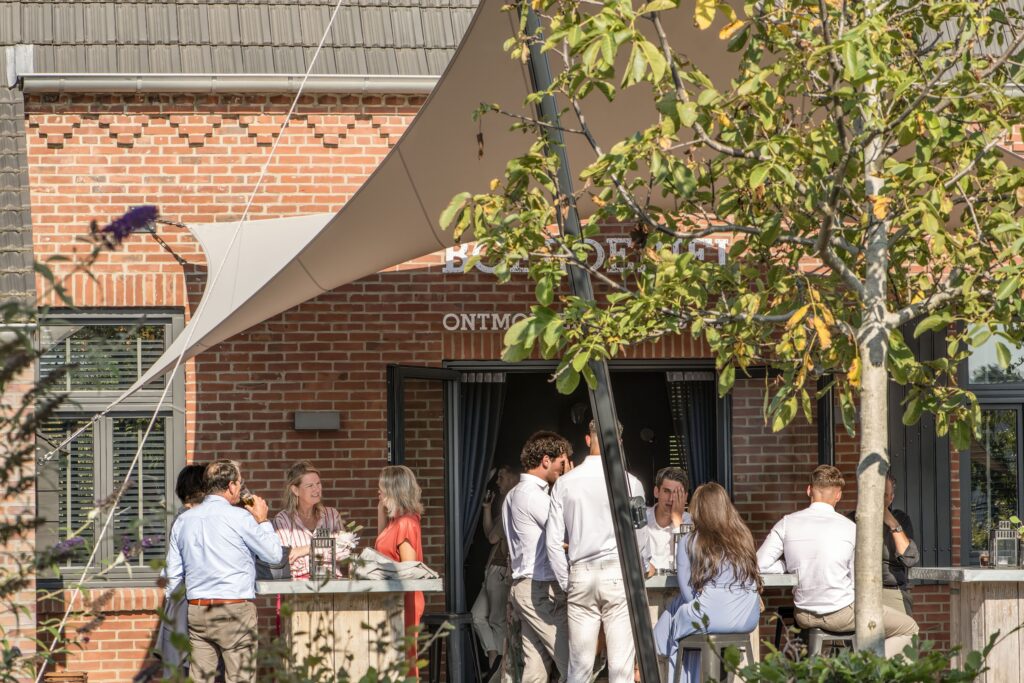 Trouwlocatie-met-overkapping-regio-roermond - Manta Roofs Trouwlocatie-met-overkapping-regio-roermond