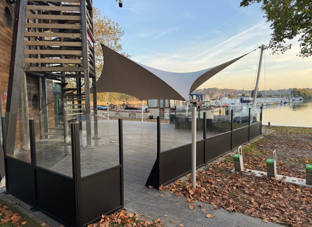 Prachtige horeca overkapping geplaatst in Vise - Manta Roofs Prachtige-horeca-overkapping-in-Visé