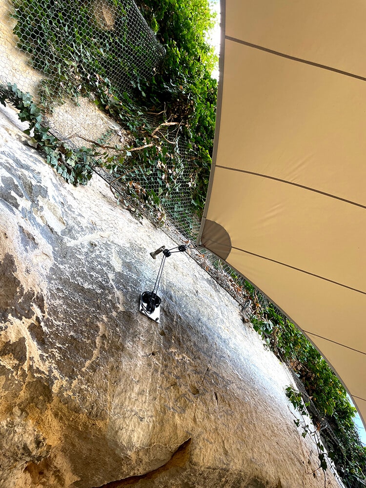 Berg-Terblijt-La-Caverne-Zeildoek-grot-valkenburg-entree-overkapping--zeildoek-vergunnings_03 - Manta Roofs