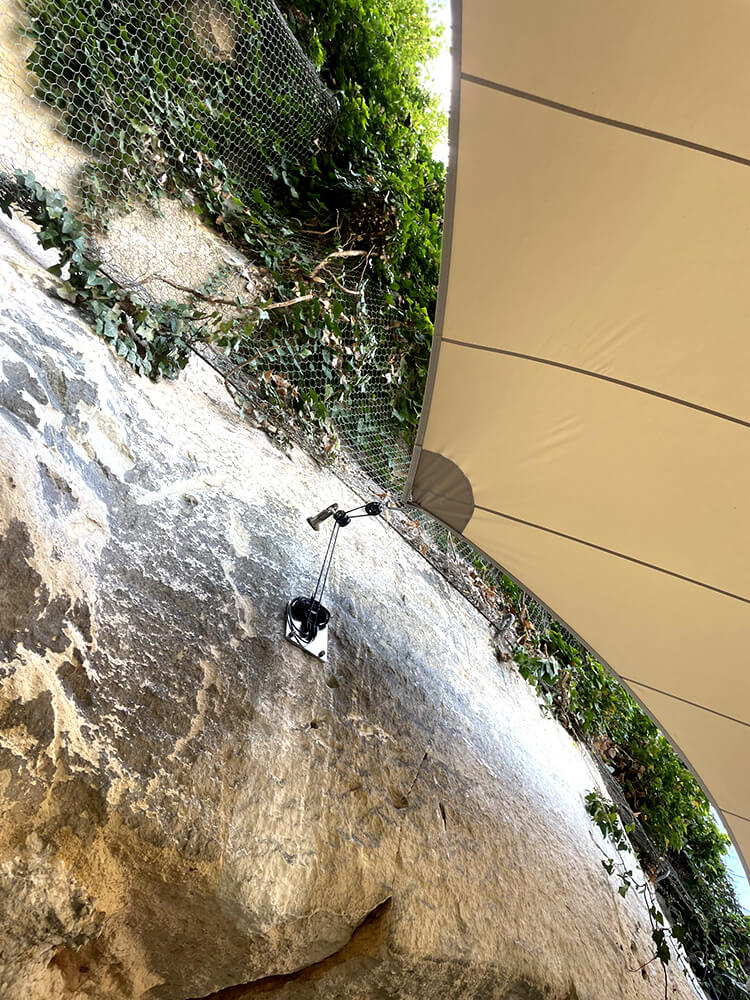 Berg-Terblijt-La-Caverne-Zeildoek-grot-valkenburg-entree-overkapping--zeildoek-vergunnings_04 - Manta Roofs