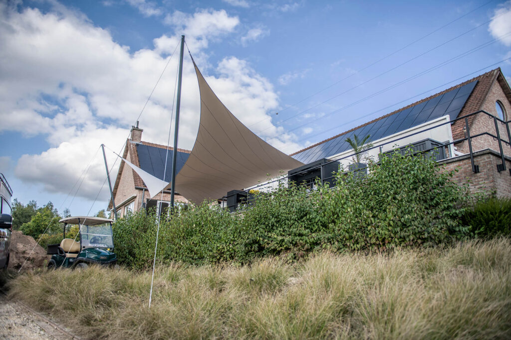 Hasselt-Nippon-Flanders-Golfclub-zonwering-terras-overkapping-zeil-doek-manta-roofs-01 - Manta Roofs