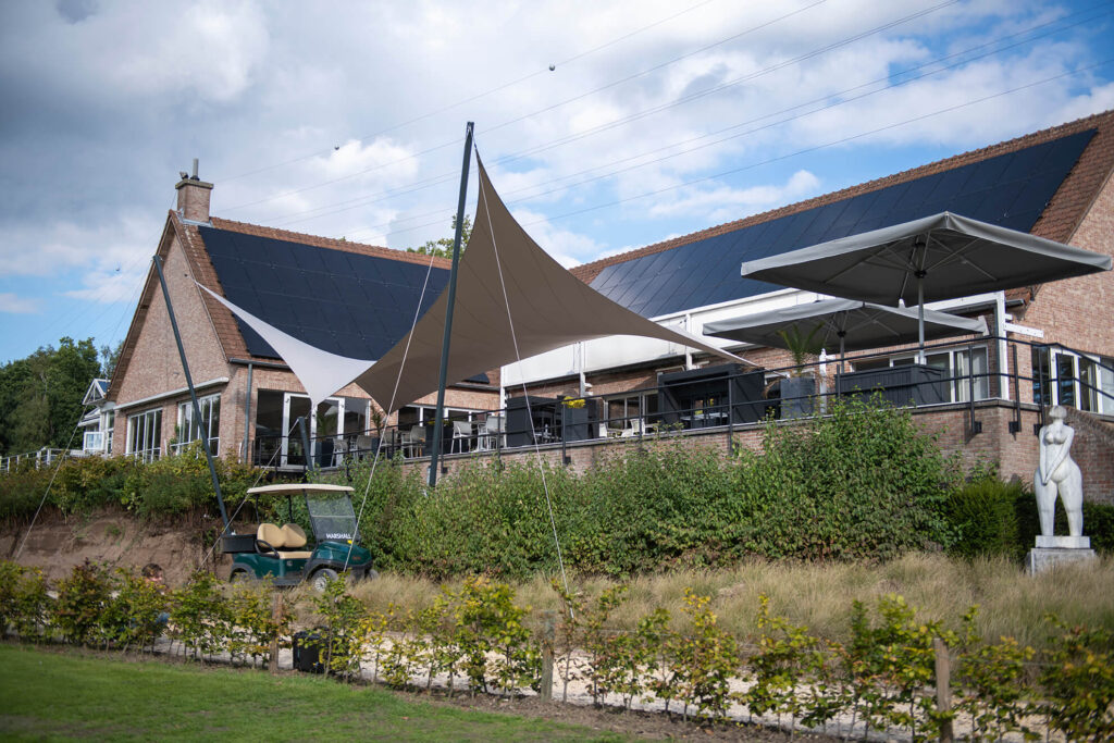 Hasselt-Nippon-Flanders-Golfclub-zonwering-terras-overkapping-zeil-doek-manta-roofs-05 - Manta Roofs