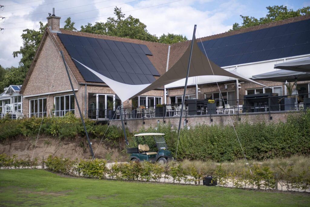 Hasselt-Nippon-Flanders-Golfclub-zonwering-terras-overkapping-zeil-doek-manta-roofs-09 - Manta Roofs