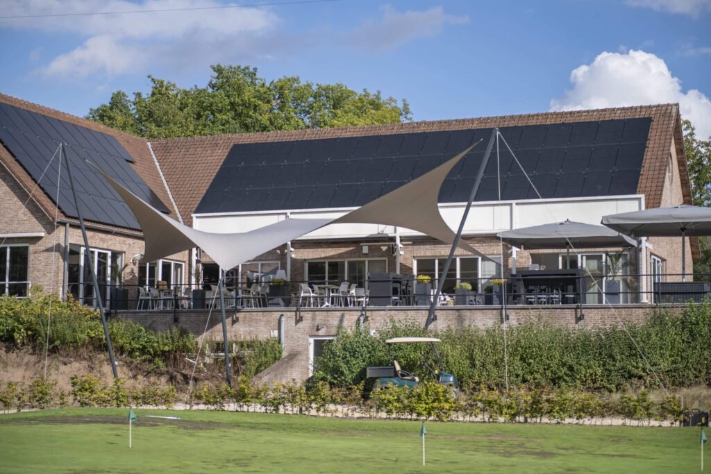Hasselt-Nippon-Flanders-Golfclub-zonwering-terras-overkapping-zeil-doek-manta-roofs-11 - Manta Roofs