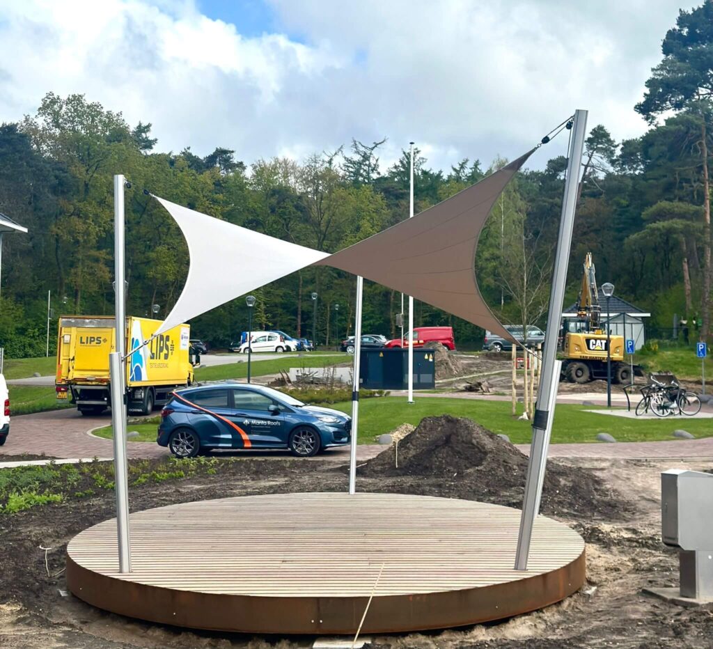 Quarijn-zonnehuis-doorn-Doorn-overkapping-van-zeildoek-manta-roofs-podium-op-maat-lichtdoorlatend-24 - Manta Roofs