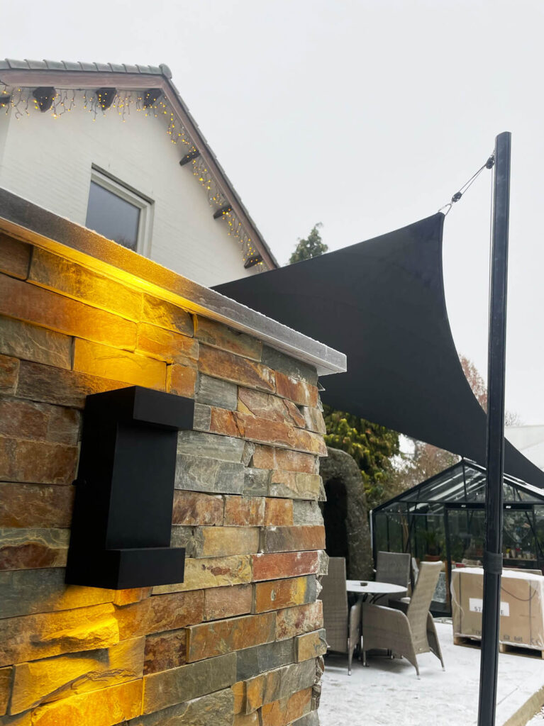 geleen-manta-roofs-Lichtdoorlatend-stormvast-verwijderbaar-vergunningsvrije-overkapping-textiel-zeildoek-02 - Manta Roofs