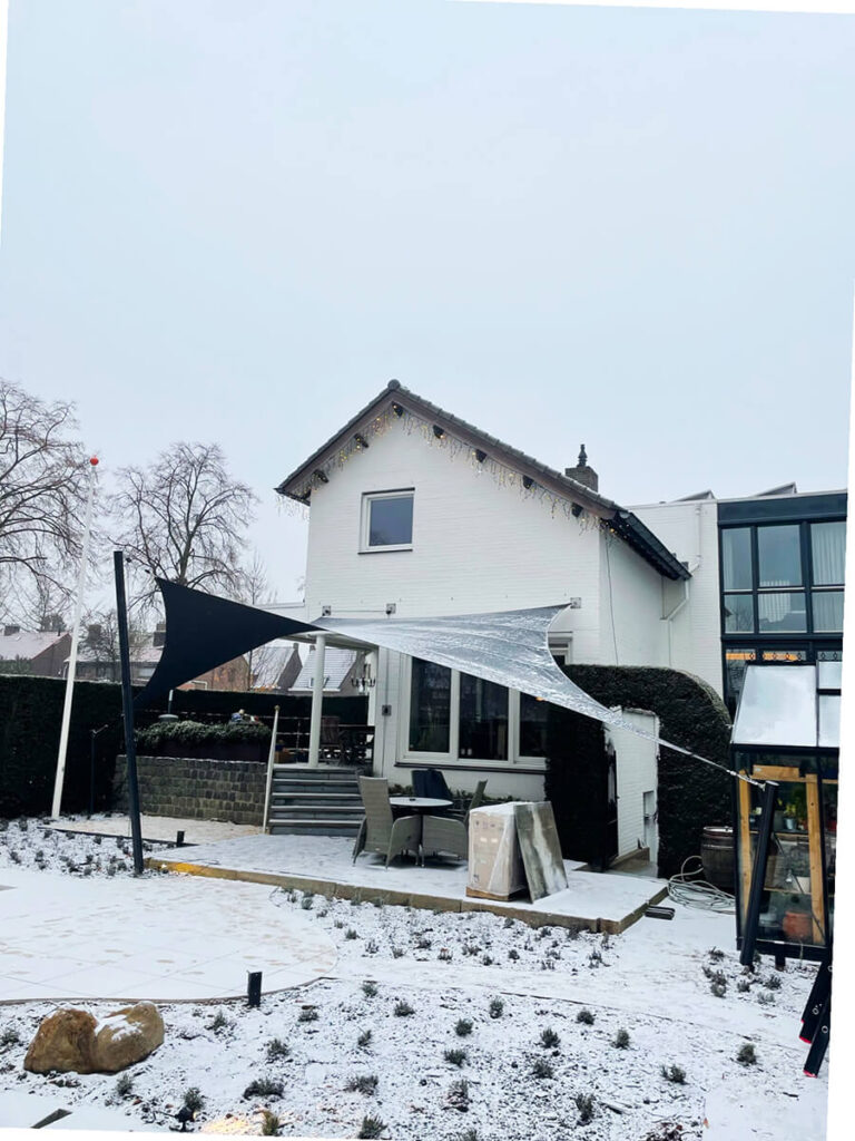 geleen-manta-roofs-Lichtdoorlatend-stormvast-verwijderbaar-vergunningsvrije-overkapping-textiel-zeildoek-10 - Manta Roofs