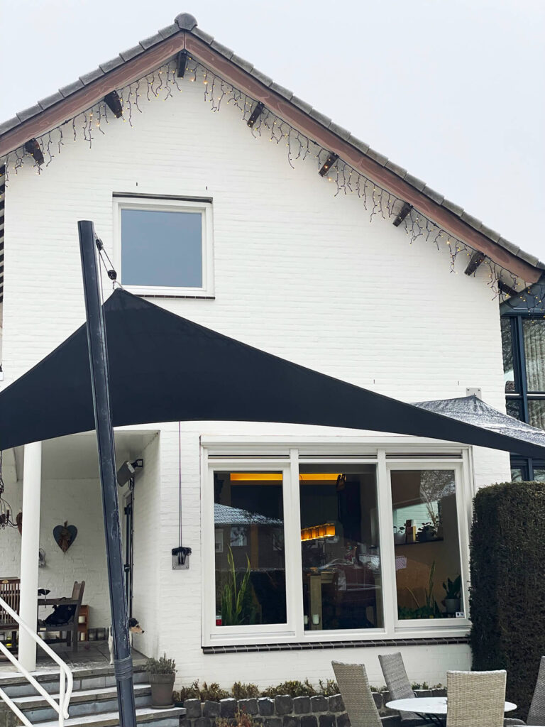 geleen-manta-roofs-Lichtdoorlatend-stormvast-verwijderbaar-vergunningsvrije-overkapping-textiel-zeildoek-14 - Manta Roofs