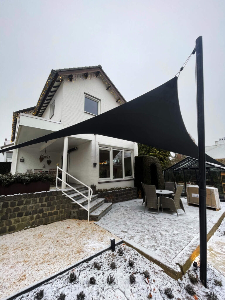 geleen-manta-roofs-Lichtdoorlatend-stormvast-verwijderbaar-vergunningsvrije-overkapping-textiel-zeildoek-27 - Manta Roofs