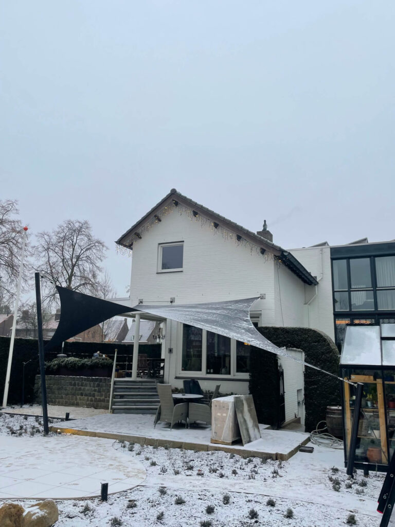 geleen-manta-roofs-Lichtdoorlatend-stormvast-verwijderbaar-vergunningsvrije-overkapping-textiel-zeildoek-28 - Manta Roofs