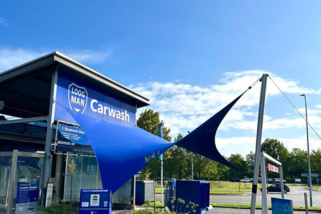 Lelystad-overkapping-Carport-van-Zeil-Loogman-Carwash-Carpoort-doek-zeil-op-maat-manta-roofs-15 - Manta Roofs