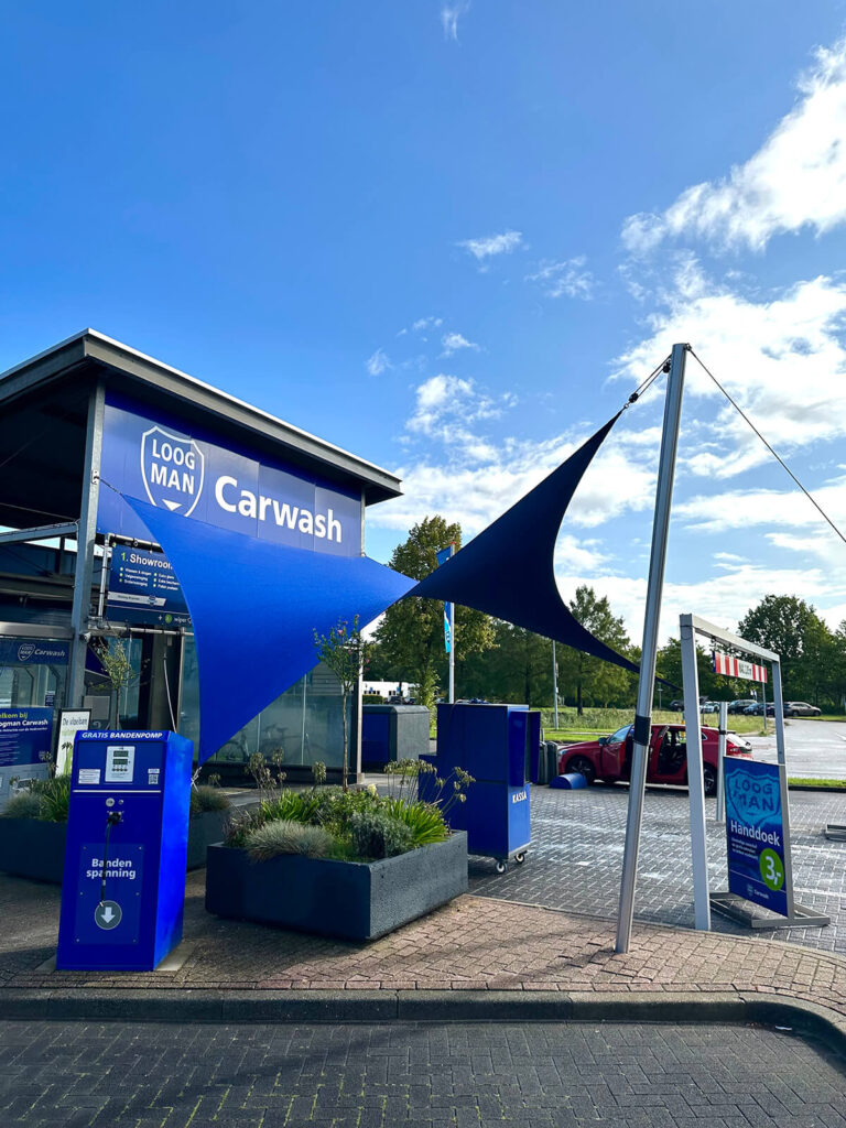 Lelystad-overkapping-Carport-van-Zeil-Loogman-Carwash-Carpoort-doek-zeil-op-maat-manta-roofs-30 - Manta Roofs