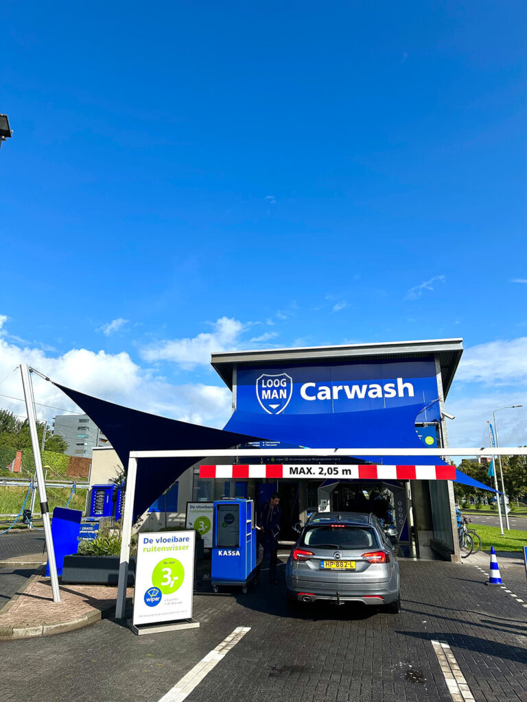 Lelystad-overkapping-Carport-van-Zeil-Loogman-Carwash-Carpoort-doek-zeil-op-maat-manta-roofs-38 - Manta Roofs