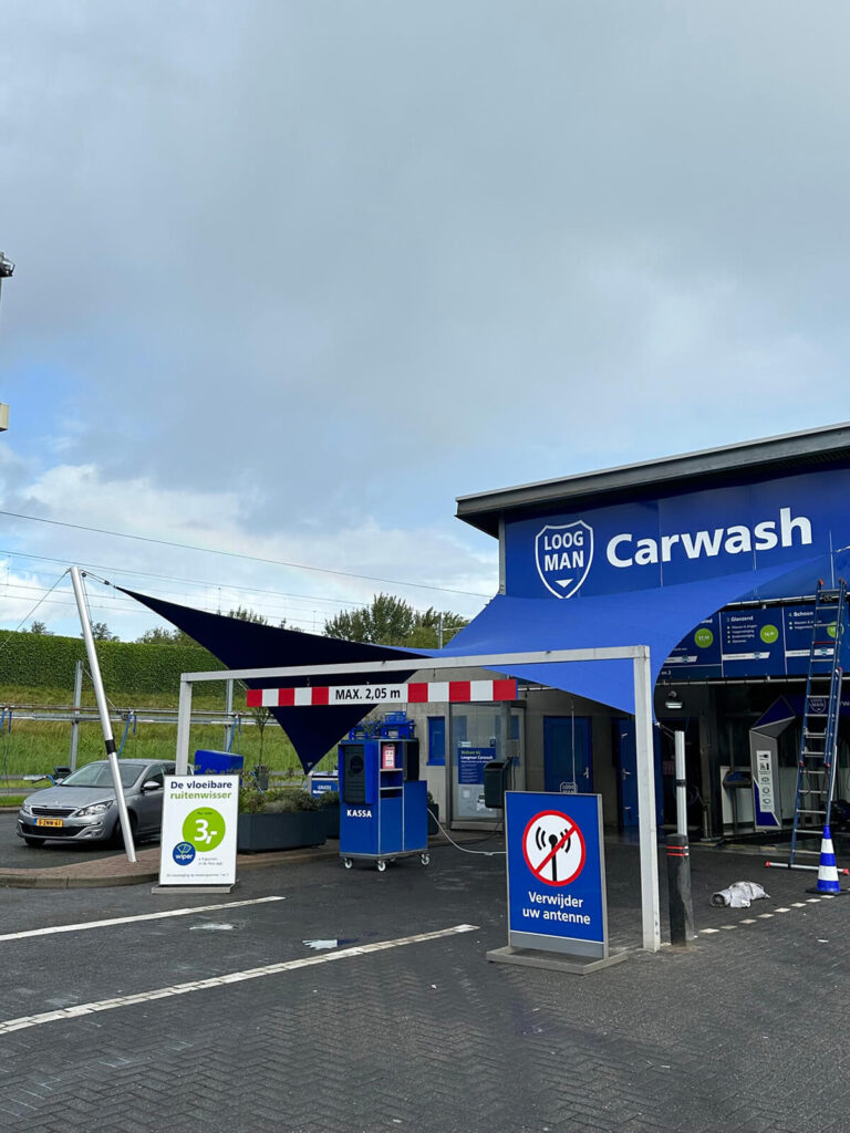 Lelystad-overkapping-Carport-van-Zeil-Loogman-Carwash-Carpoort-doek-zeil-op-maat-manta-roofs-53 - Manta Roofs