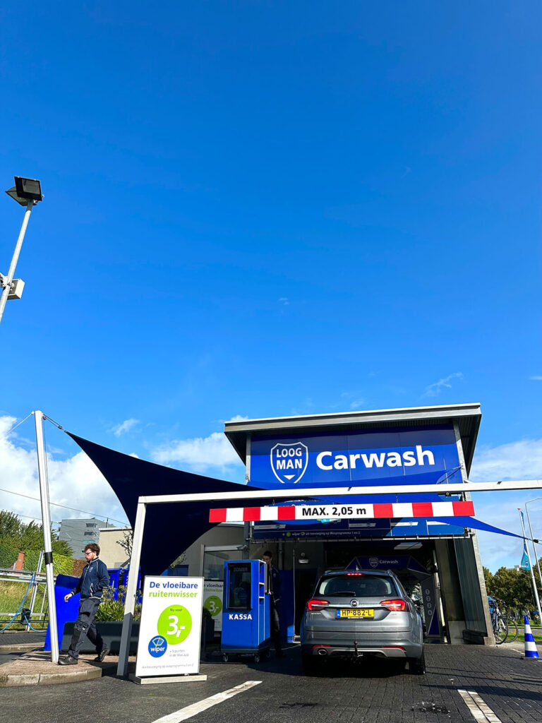 Lelystad-overkapping-Carport-van-Zeil-Loogman-Carwash-Carpoort-doek-zeil-op-maat-manta-roofs-56 - Manta Roofs