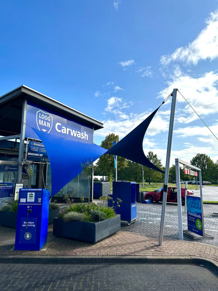 Lelystad-overkapping-Carport-van-Zeil-Loogman-Carwash-Carpoort-doek-zeil-op-maat-manta-roofs-59 - Manta Roofs