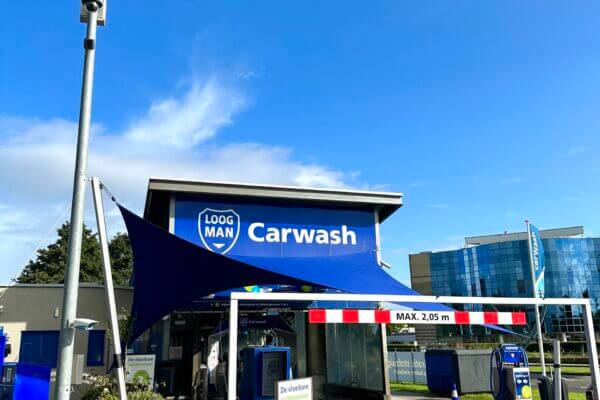 Lelystad-overkapping-Carport-van-Zeil-Loogman-Carwash-Carpoort-doek-zeil-op-maat-manta-roofs-65 - Manta Roofs
