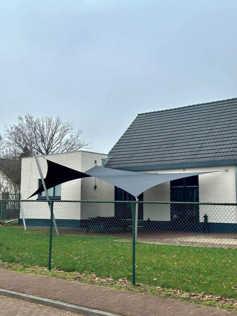 Maria-Hoop-Dorpshuis-terras-Overkapping-manta-roofs-Stichting-de-Annendaal-Buurthuis-overkapping-zeildoek_002 - Manta Roofs