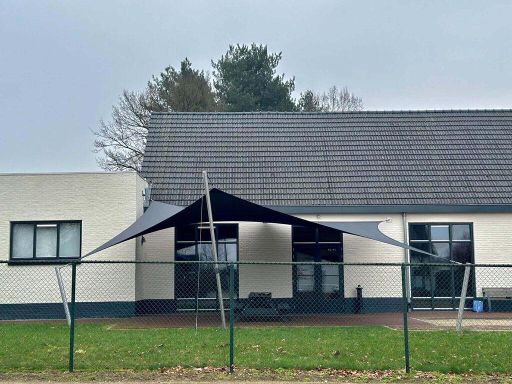 Maria-Hoop-Dorpshuis-terras-Overkapping-manta-roofs-Stichting-de-Annendaal-Buurthuis-overkapping-zeildoek_006 - Manta Roofs