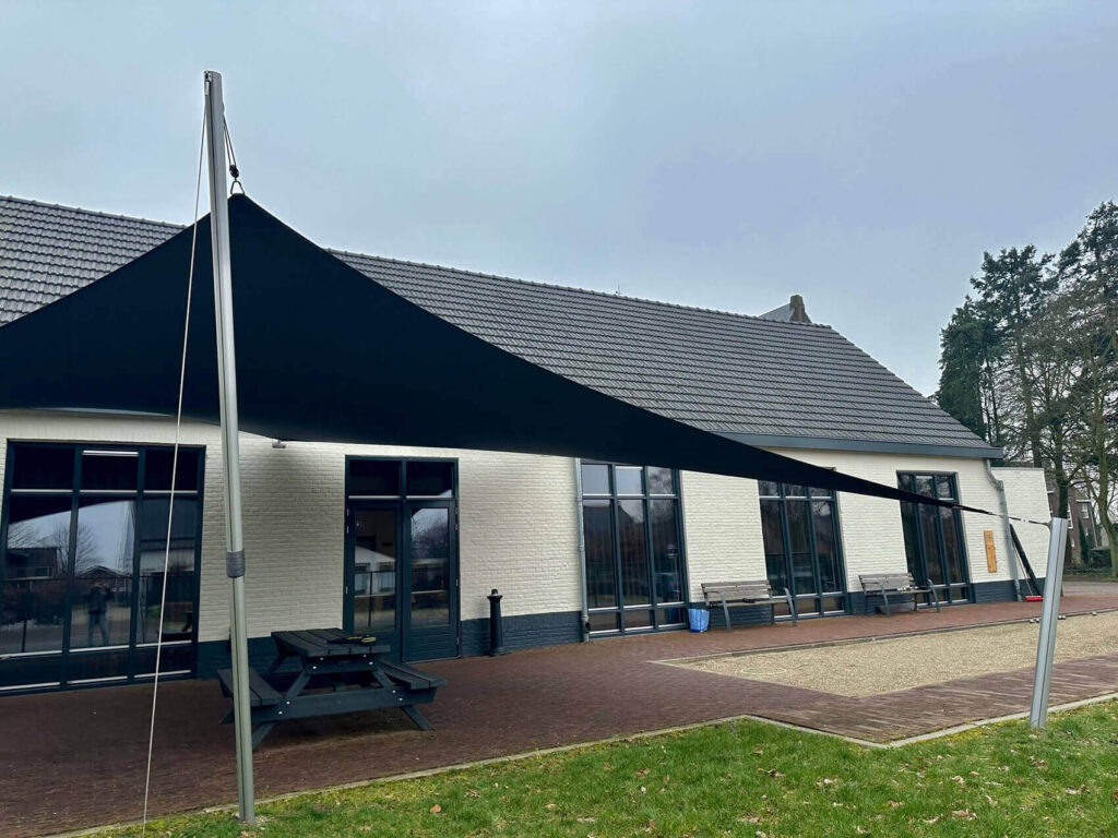 Maria-Hoop-Dorpshuis-terras-Overkapping-manta-roofs-Stichting-de-Annendaal-Buurthuis-overkapping-zeildoek_008 - Manta Roofs