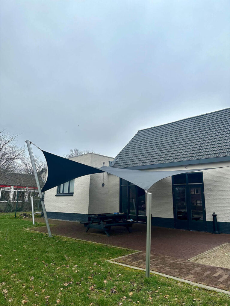 Maria-Hoop-Dorpshuis-terras-Overkapping-manta-roofs-Stichting-de-Annendaal-Buurthuis-overkapping-zeildoek_011 - Manta Roofs