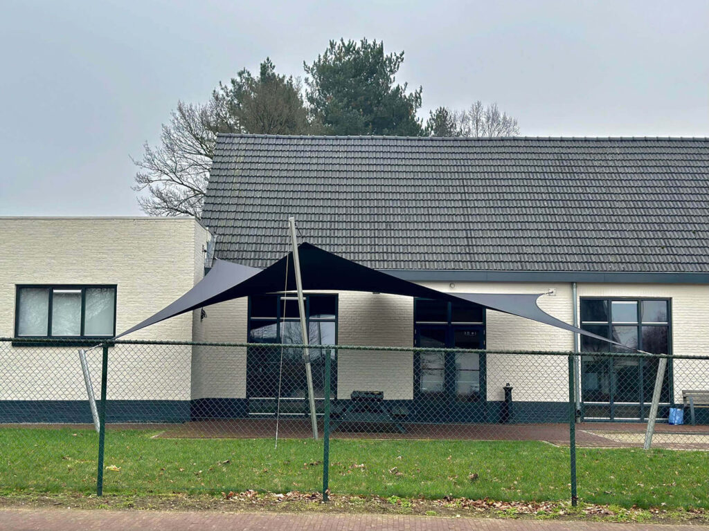 Maria-Hoop-Dorpshuis-terras-Overkapping-manta-roofs-Stichting-de-Annendaal-Buurthuis-overkapping-zeildoek_013 - Manta Roofs