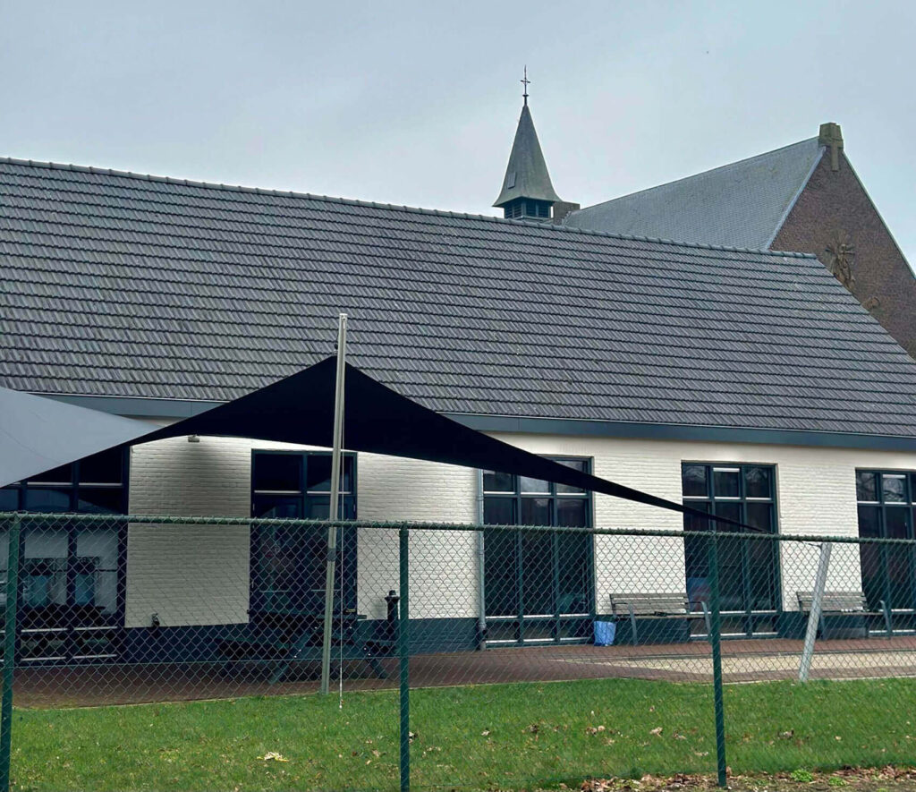 Maria-Hoop-Dorpshuis-terras-Overkapping-manta-roofs-Stichting-de-Annendaal-Buurthuis-overkapping-zeildoek_016 - Manta Roofs