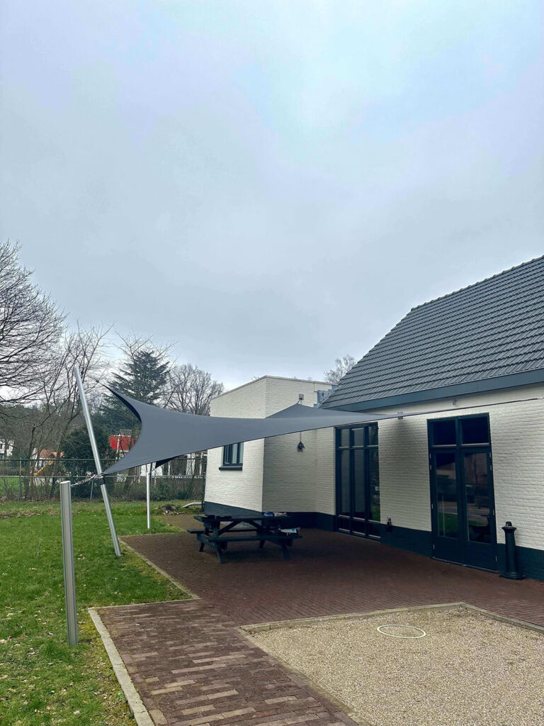 Maria-Hoop-Dorpshuis-terras-Overkapping-manta-roofs-Stichting-de-Annendaal-Buurthuis-overkapping-zeildoek_033 - Manta Roofs