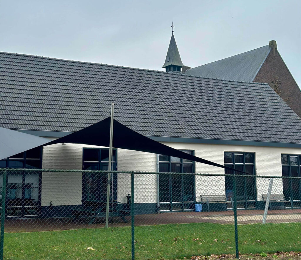 Maria-Hoop-Dorpshuis-terras-Overkapping-manta-roofs-Stichting-de-Annendaal-Buurthuis-overkapping-zeildoek_038 - Manta Roofs