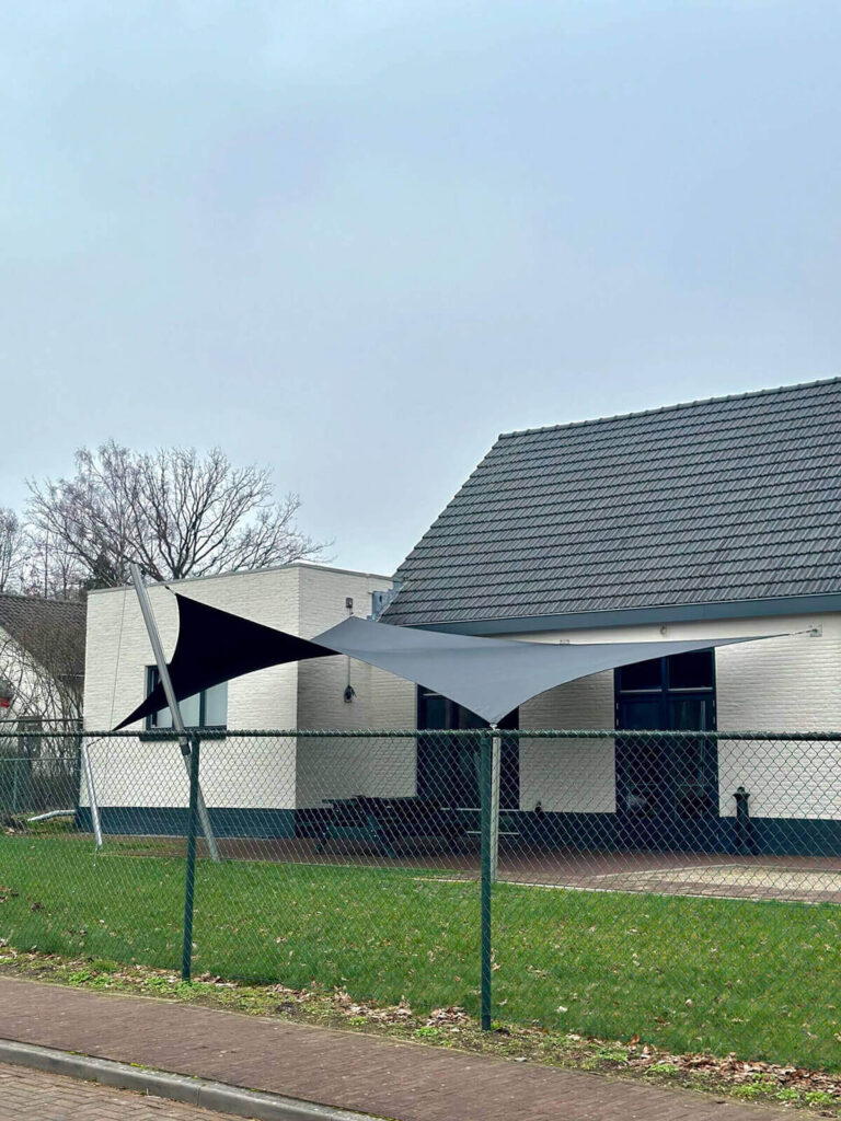 Maria-Hoop-Dorpshuis-terras-Overkapping-manta-roofs-Stichting-de-Annendaal-Buurthuis-overkapping-zeildoek_04 - Manta Roofs
